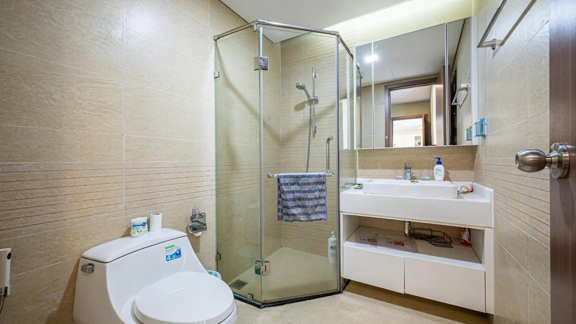 Goldview Saigon Apartment Ho Chi Minh City Vietnam